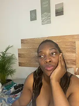 Nahomy_Tunner webcam