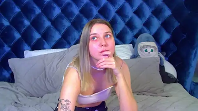TinnaBurton webcam