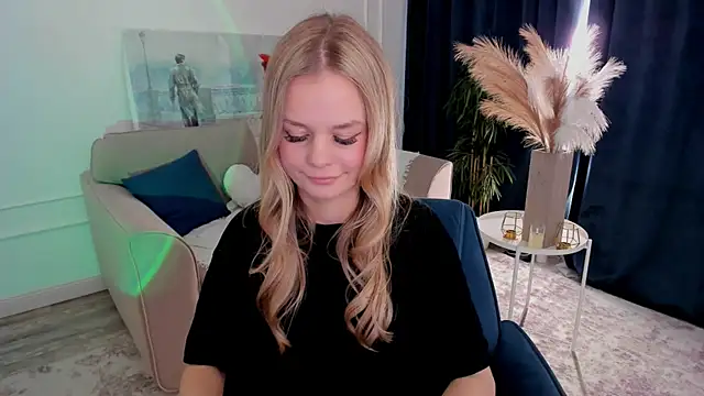 MidnighteAura webcam