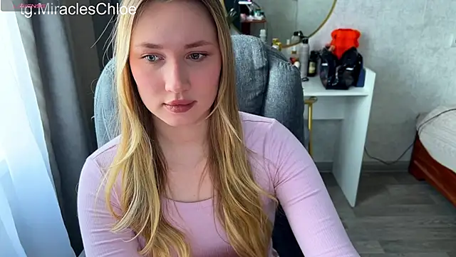 ChloeMillerMeow webcam