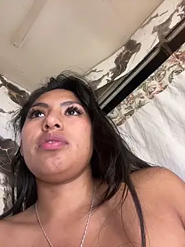 BrunetteBliss69 webcam