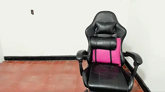 boy-767 - BOY-767's free webcam - UK Sex Cams