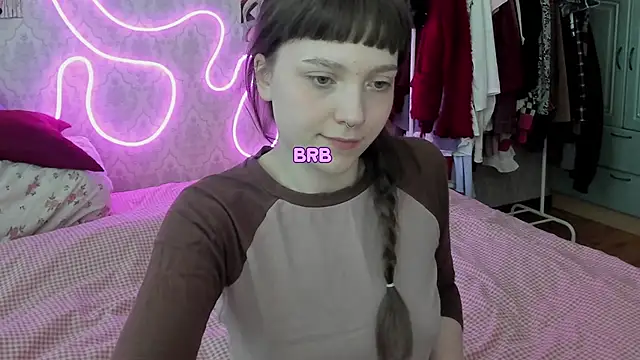RileyNymph webcam