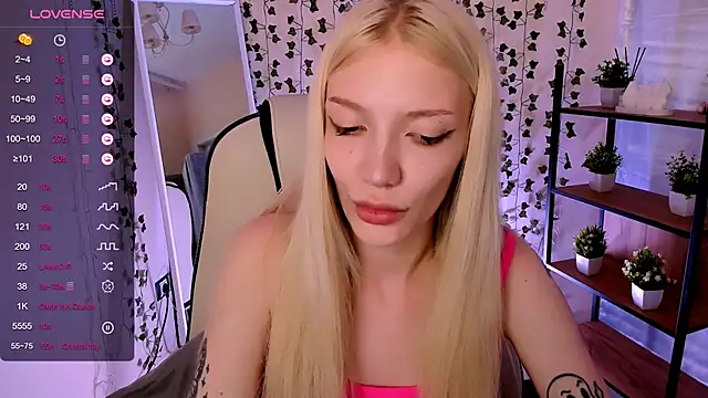 AnyaTaylor_ webcam