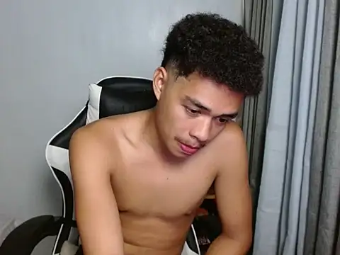 curlyasian_njxx webcam
