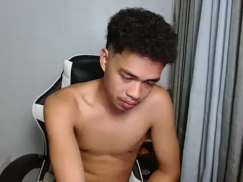 curlyasian_njxx webcam