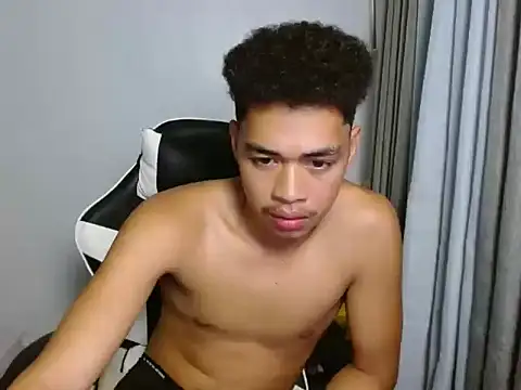 curlyasian_njxx webcam