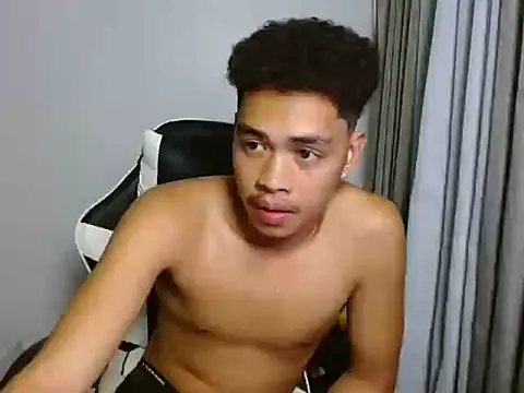 curlyasian_njxx webcam