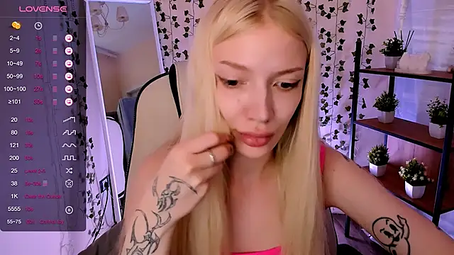 AnyaTaylor_ webcam