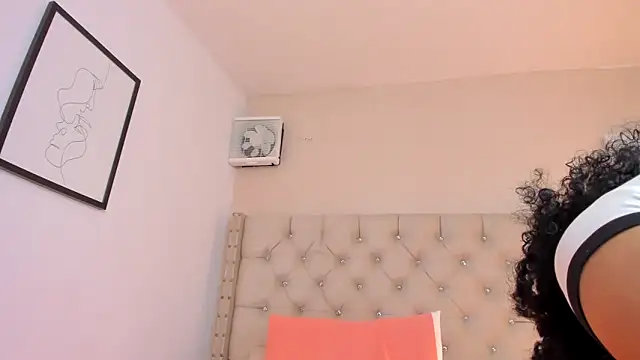 vanesasexyhot21 webcam