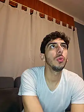 LeoyNicky98 webcam