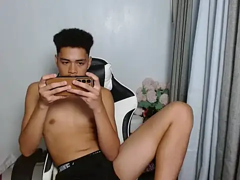 curlyasian_njxx webcam