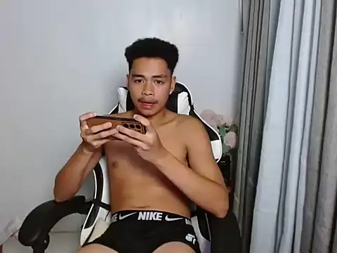 curlyasian_njxx webcam