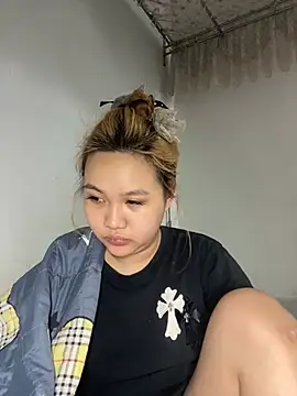 Almira6868 webcam