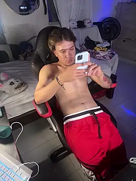 AngelLatinBoy webcam