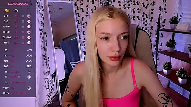 AnyaTaylor_ webcam