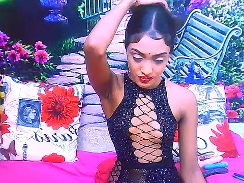IndianPretty14u2Luv webcam