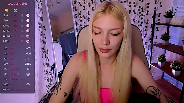 AnyaTaylor_ webcam