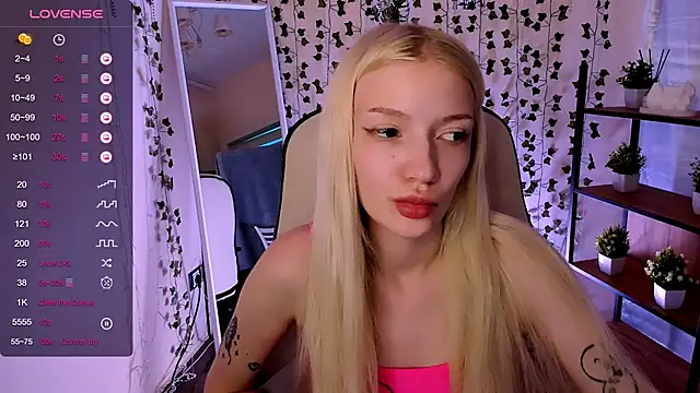 AnyaTaylor_ webcam