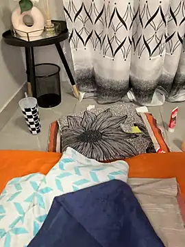 Nicole_bash webcam