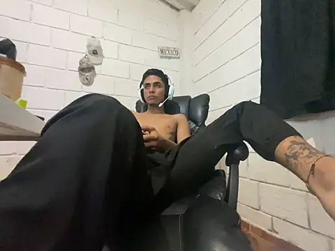 Max_TheHorseDick webcam
