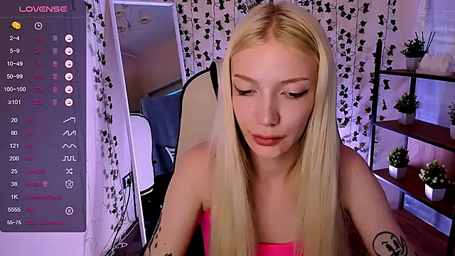 AnyaTaylor_ webcam