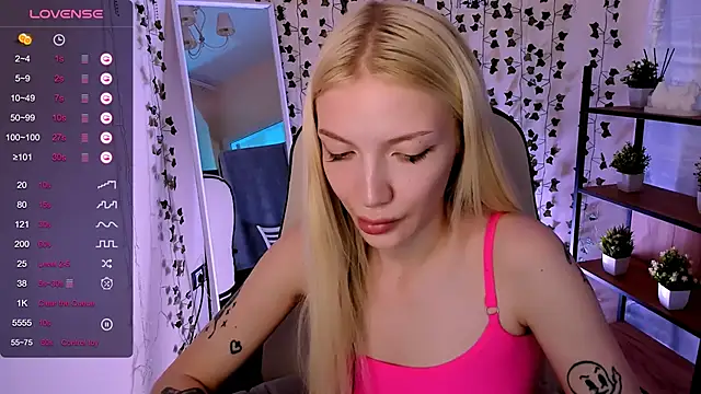 AnyaTaylor_ webcam