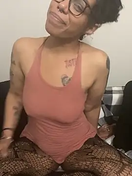Desirae_Luciano