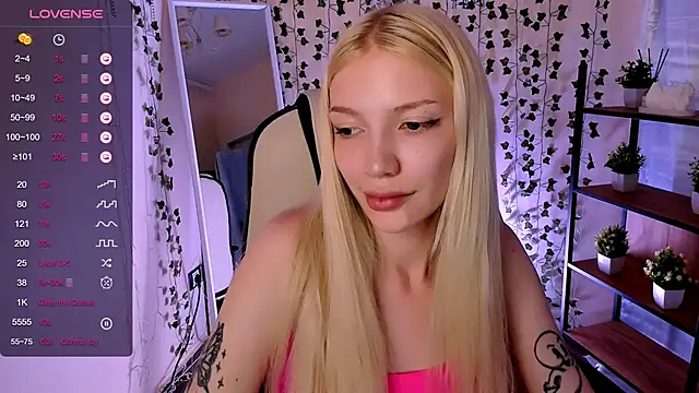 AnyaTaylor_ webcam