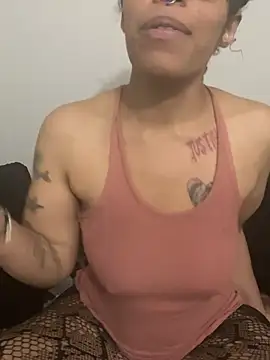 Desirae_Luciano