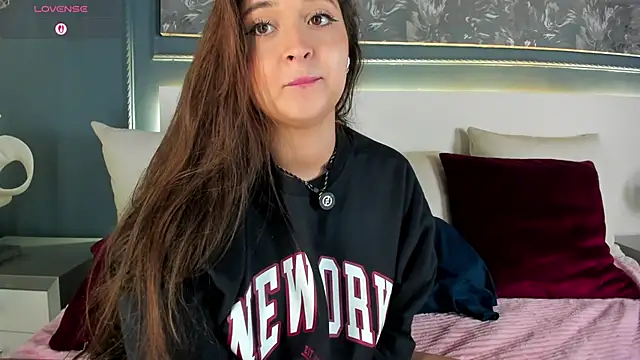 MiaKay1 webcam