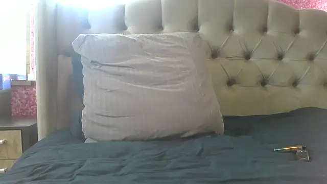 Shailadiess live sex cam