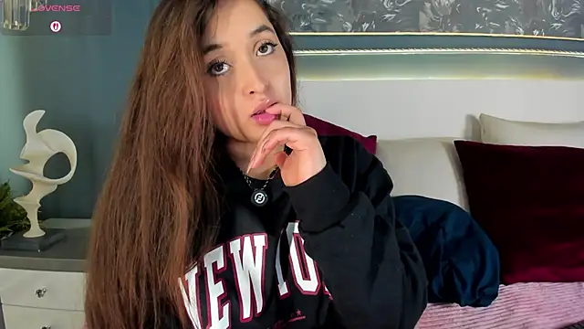 MiaKay1 webcam