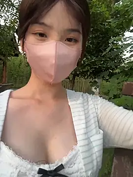 gougou13 live sex cam