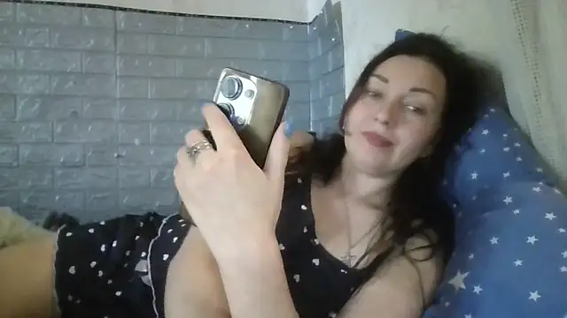 DanaNeon webcam