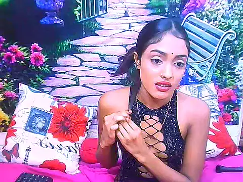 IndianPretty14u2Luv webcam
