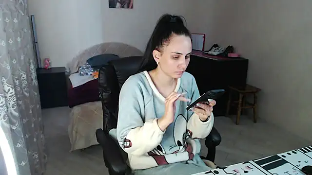 Kriss_brunette_5 webcam
