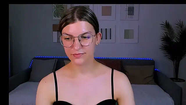 AnnaThorne webcam