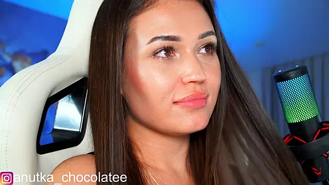 Adel_chocolate_ webcam