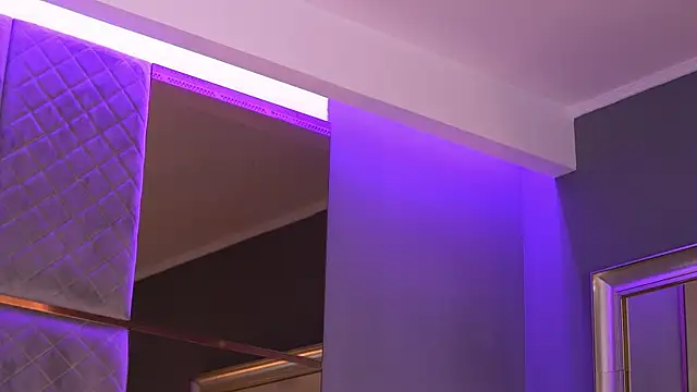 SelenaFrost webcam