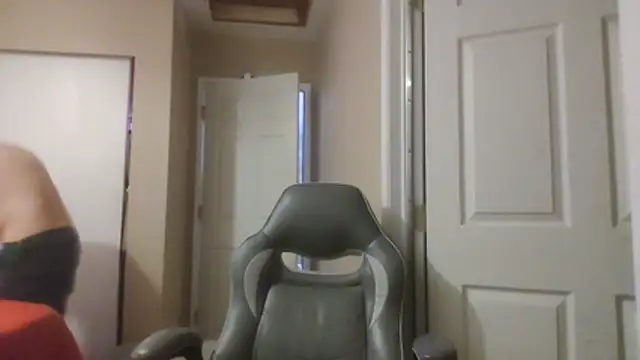 Huntzg23 webcam