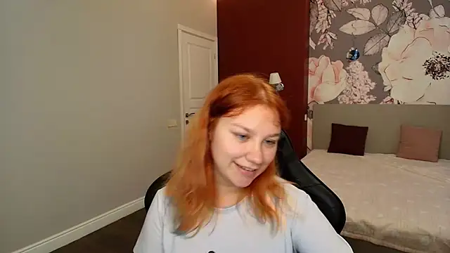 AngelinaLow webcam