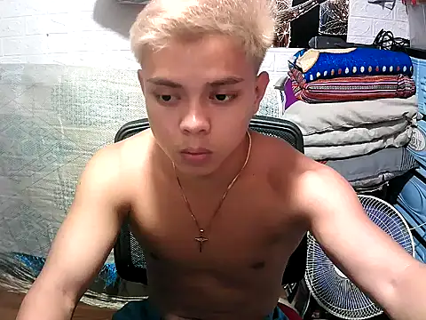Theboy_cummerx69 webcam