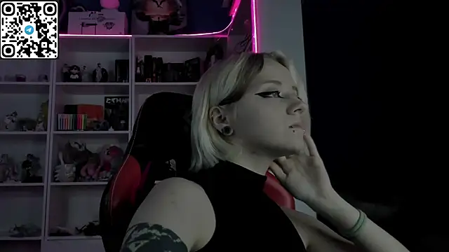 Holy_Mistress_S webcam
