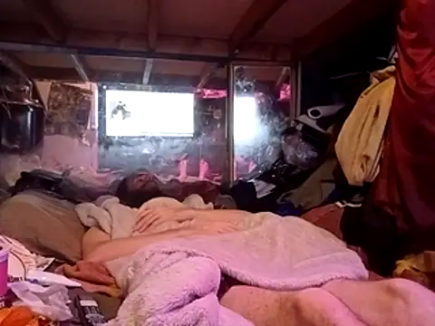 nearby_causual webcam