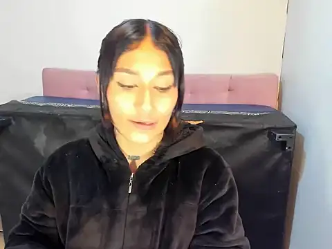 ChellFoxx webcam