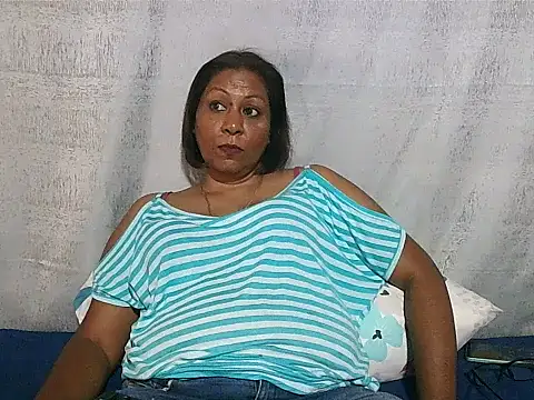 IndianSexyMilf69 webcam