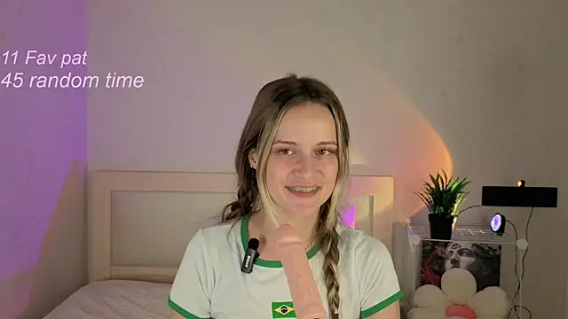 its_momento_marie webcam