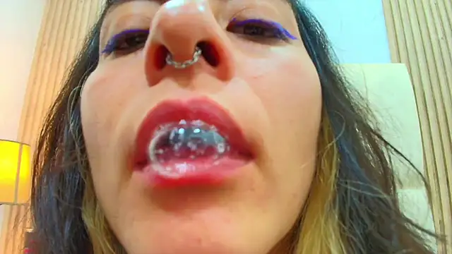 Naughty_Kittenm webcam