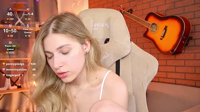 EllieCutes webcam